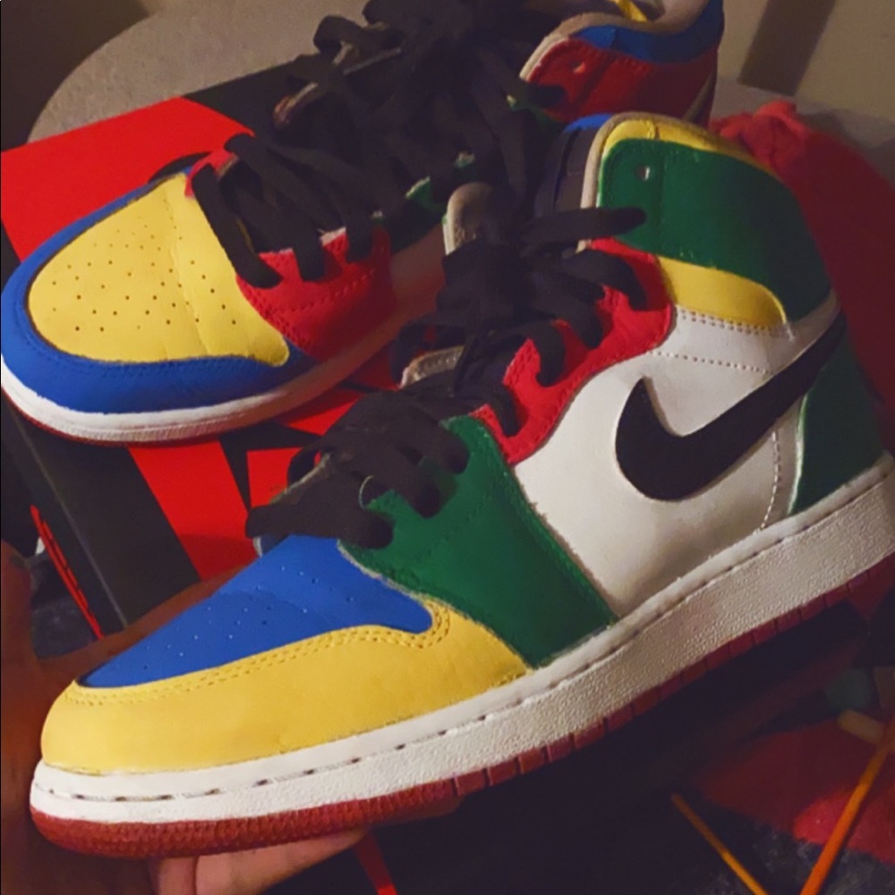 Custom Jordan 1 - Picture 2 of 5